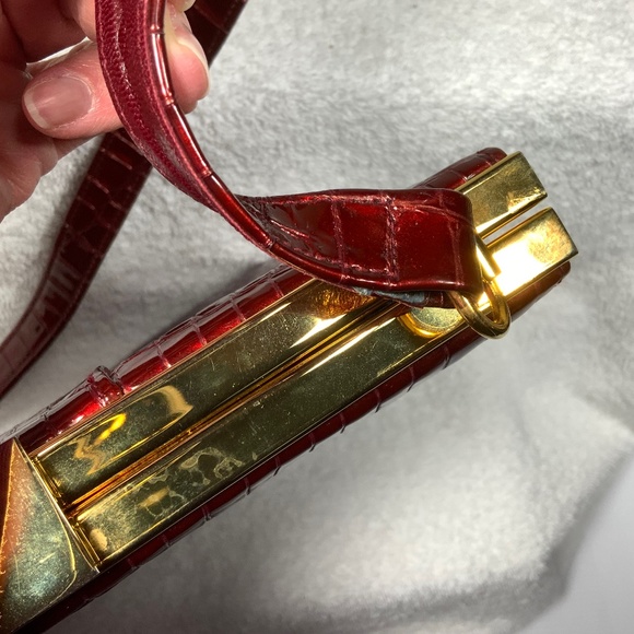 Stuart Weitzman Red Croc Frame Bag - Picture 5 of 14